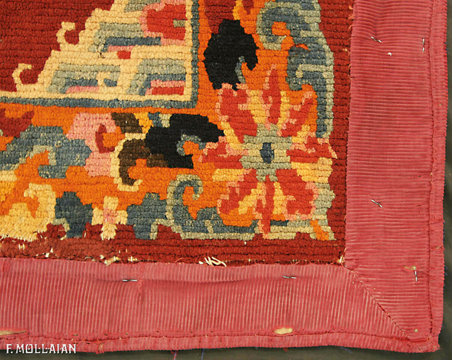 A Small Antique Chinese Ningxia Rug (84x67 cm)